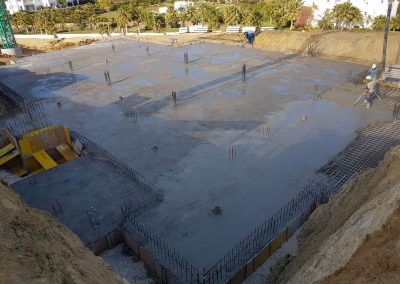 Suministro losa de hormigón en la cimentación de 78 viviendas Lagoon Estepona realiza Constructora Bonifacio Solis