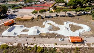 El Ayuntamiento concluye la pista de pumptrack diseñada por el campeón mundial Rubén Alcántara